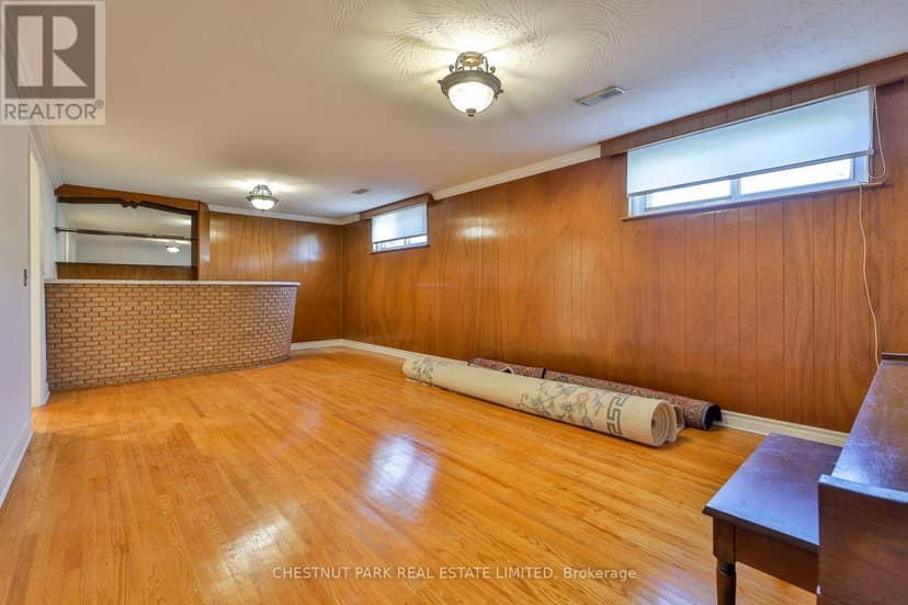28 Charrington Crescent — photo 38 of 40