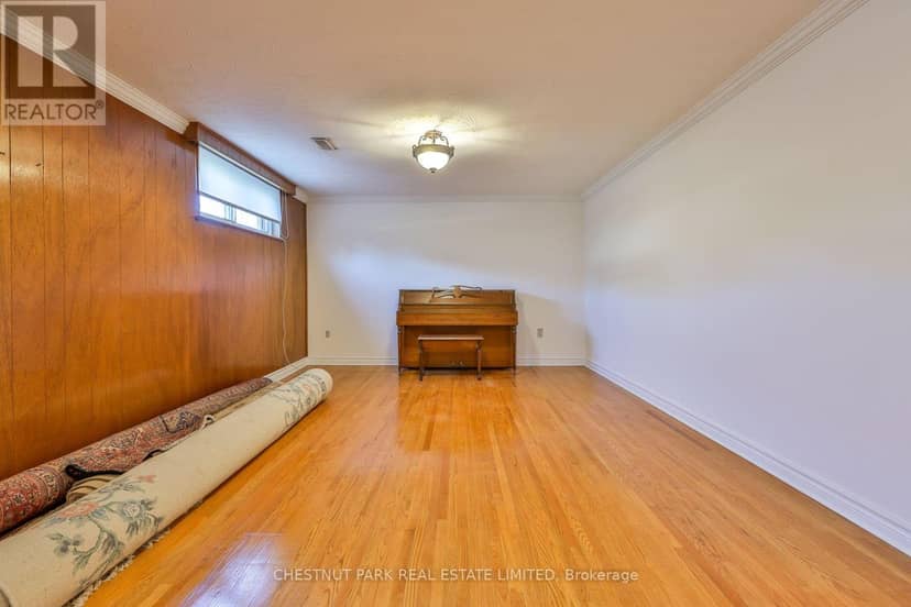 28 Charrington Crescent — photo 39 of 40