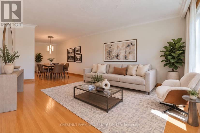 28 Charrington Crescent, Toronto, photo 4