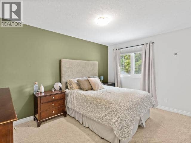 40 Oak Street — photo 12 of 32