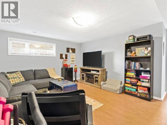 40 Oak Street — photo 17 of 32