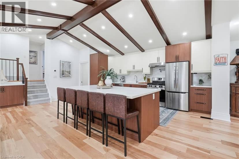 4861 MAPLEVIEW Crescent — photo 13 of 40
