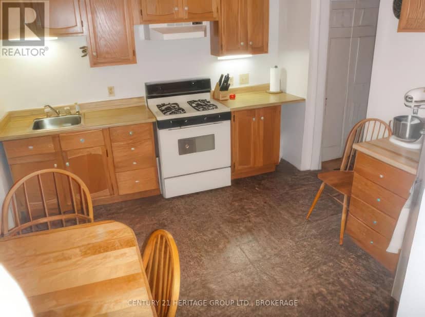 154 Stephen Street — photo 5 of 26