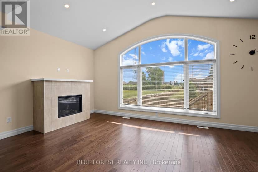 177 - 1061 Eagletrace Drive — photo 13 of 40