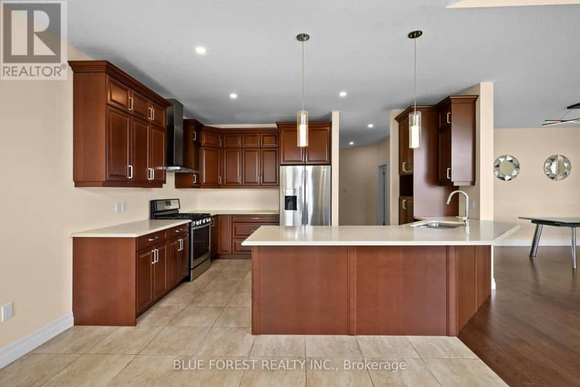 177 - 1061 Eagletrace Drive — photo 16 of 40