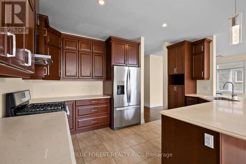 177 - 1061 Eagletrace Drive — photo 17 of 40