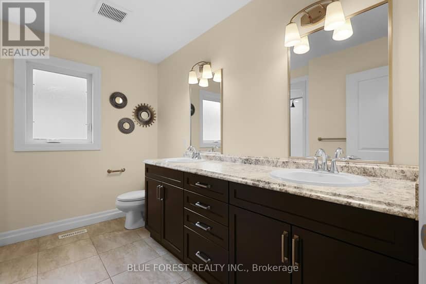 177 - 1061 Eagletrace Drive — photo 36 of 40