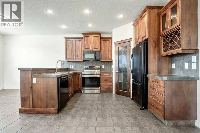 134 Prestwick Terrace SE — photo 15 of 40