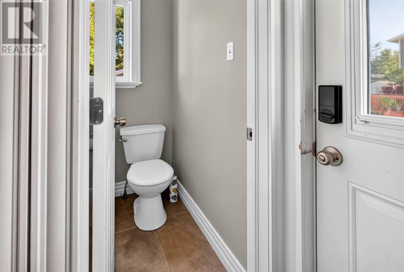 65 BEACONHILL Crescent — photo 25 of 40