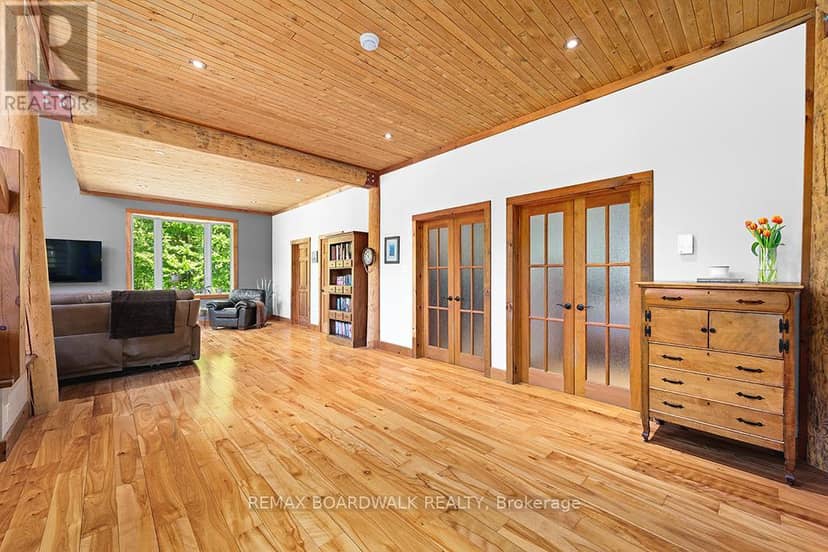 1439 Lacroix Road — photo 9 of 40