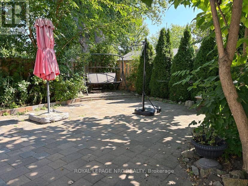 11 Rebecca Street, St. Catharines, photo 3