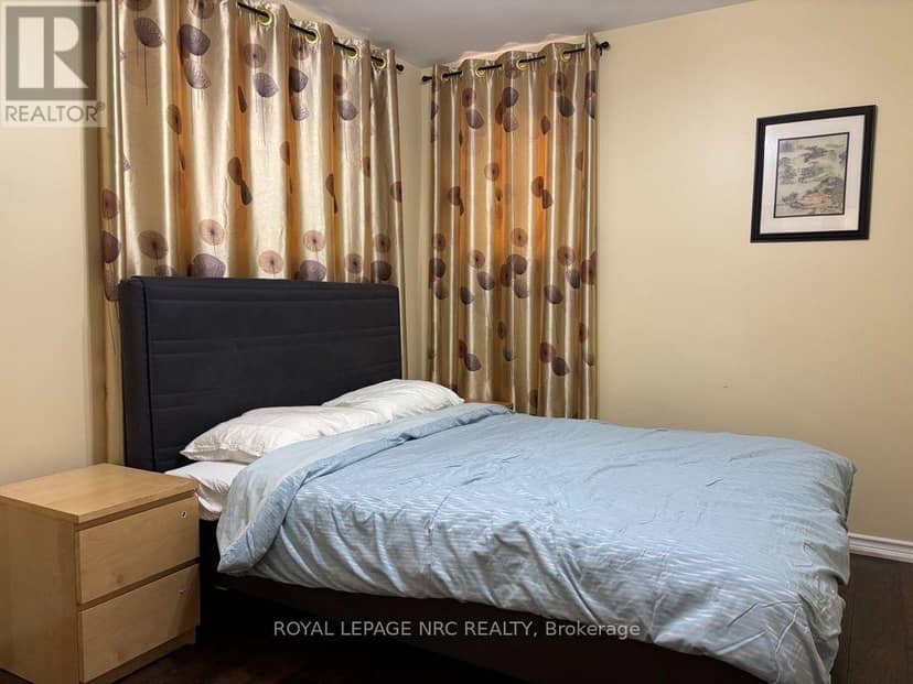 11 Rebecca Street, St. Catharines, photo 5