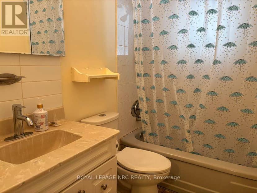 11 Rebecca Street, St. Catharines, photo 8