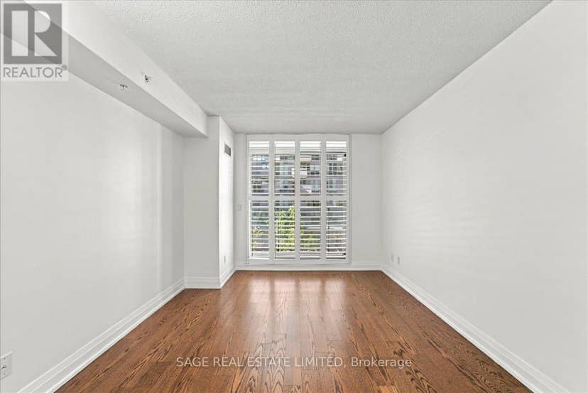W204 - 565 Wilson Avenue — photo 11 of 40