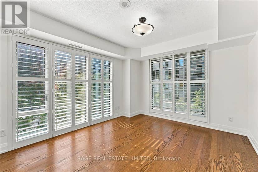 W204 - 565 Wilson Avenue — photo 17 of 40