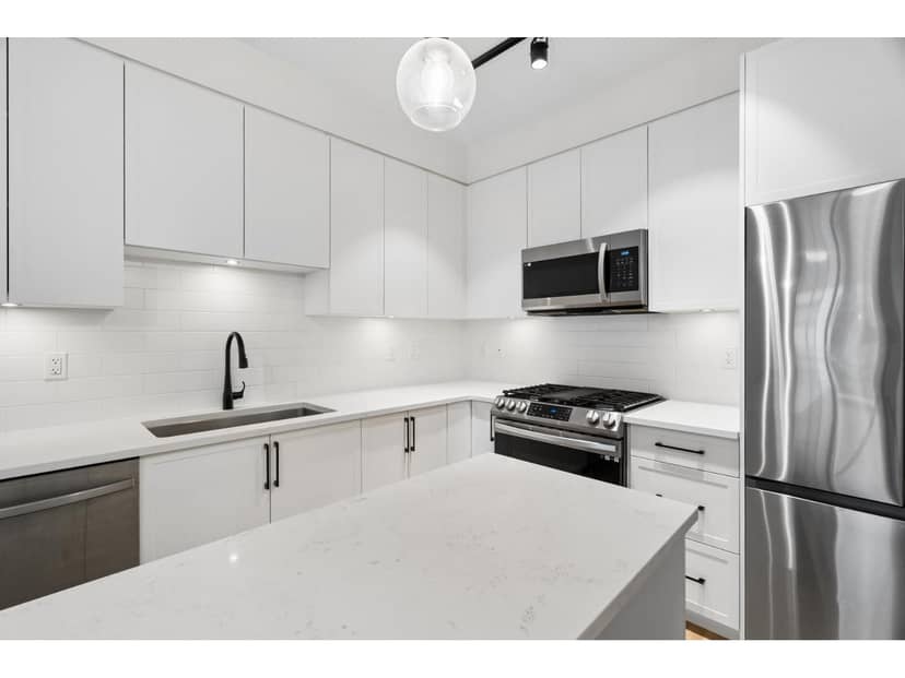326 7506 199A STREET, Langley