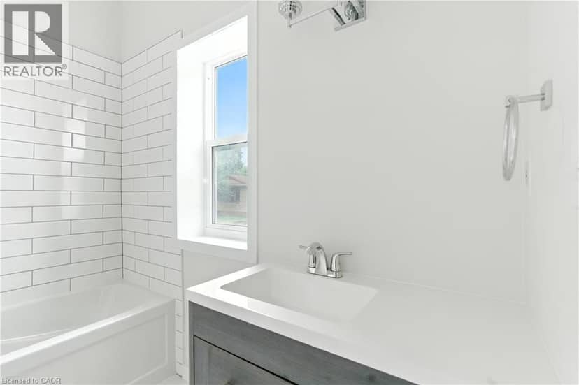 684 BEACH Boulevard — photo 14 of 40