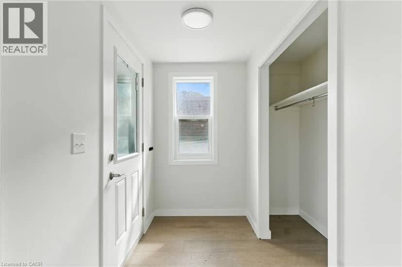 684 BEACH Boulevard — photo 7 of 40