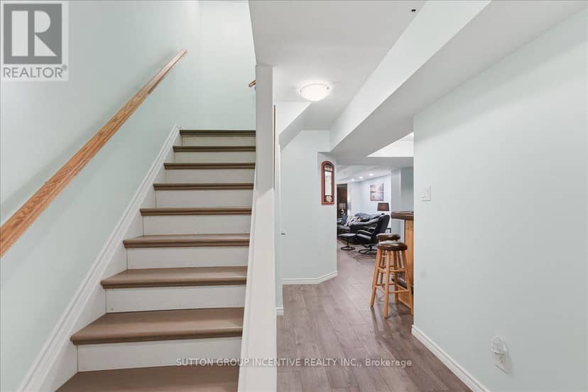 17 White Crescent — photo 29 of 40