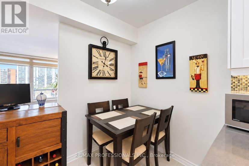 701 - 31 Four Winds Drive — photo 17 of 40