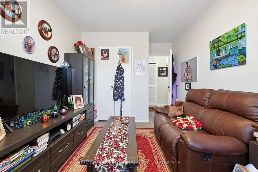 701 - 31 Four Winds Drive — photo 39 of 40