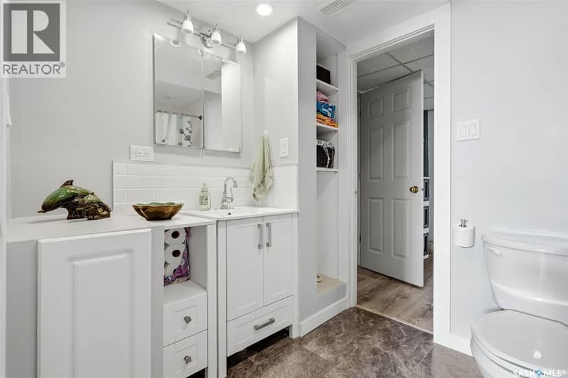 11 Dolphin BAY — photo 16 of 40