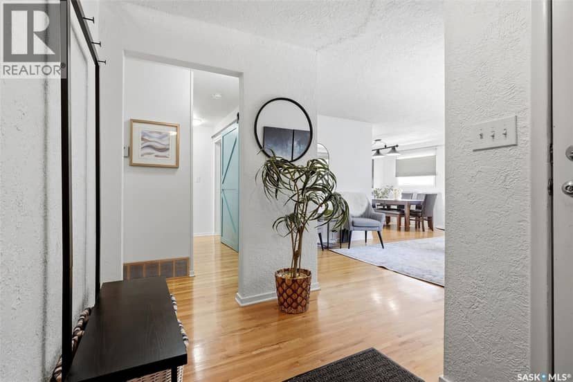 11 Dolphin BAY, Regina, photo 3