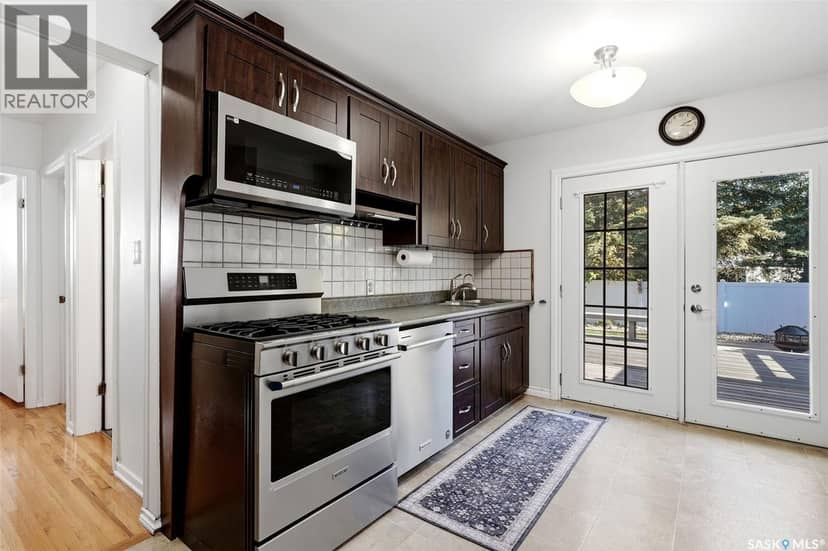11 Dolphin BAY, Regina, photo 7