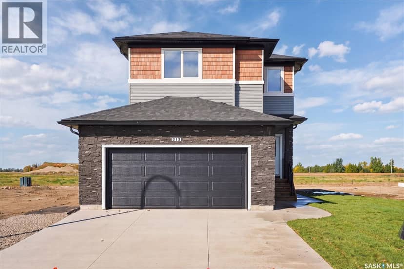 213 Veterans DRIVE — photo 1 of 40