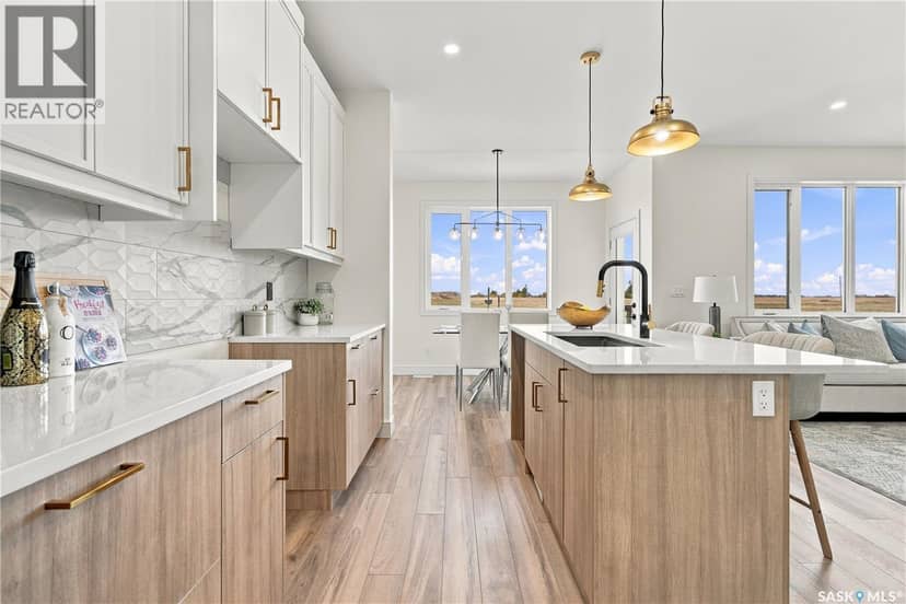 213 Veterans DRIVE — photo 10 of 40