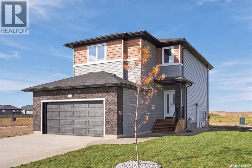 213 Veterans DRIVE — photo 2 of 40