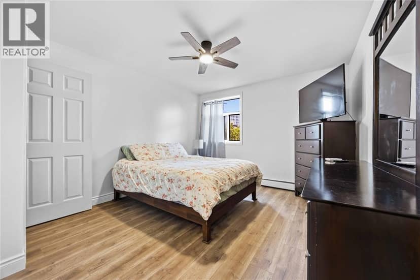 10 Derby LANE Unit# 108 — photo 17 of 20