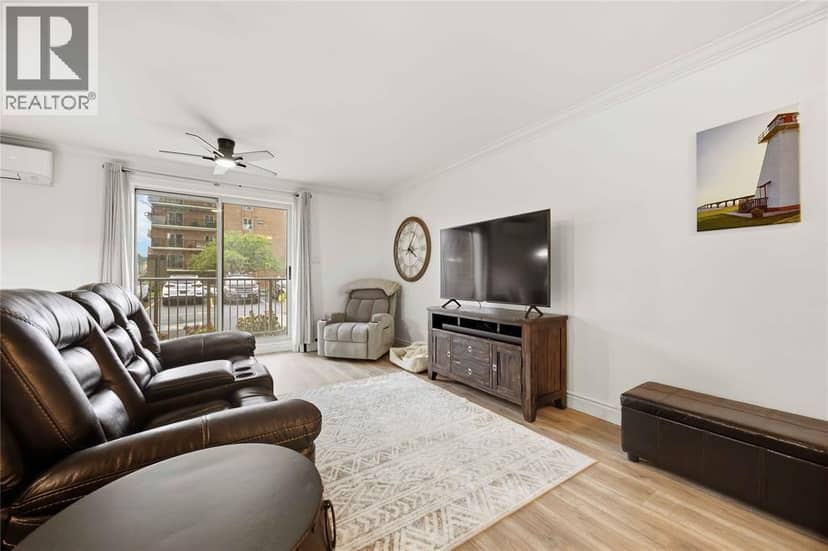 10 Derby LANE Unit# 108 — photo 3 of 20