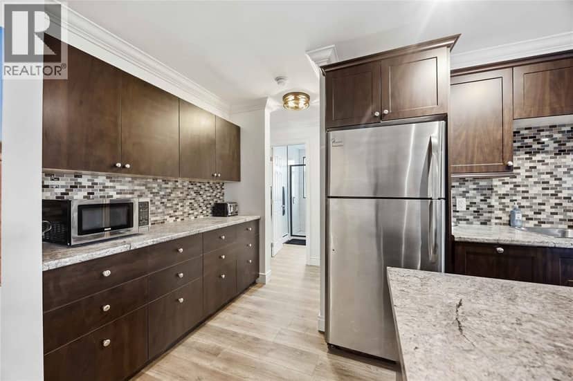 10 Derby LANE Unit# 108 — photo 7 of 20