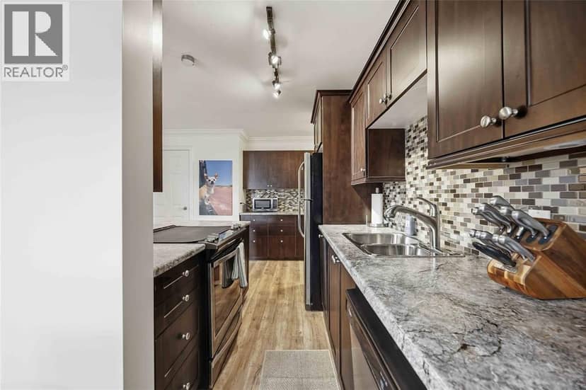 10 Derby LANE Unit# 108 — photo 8 of 20