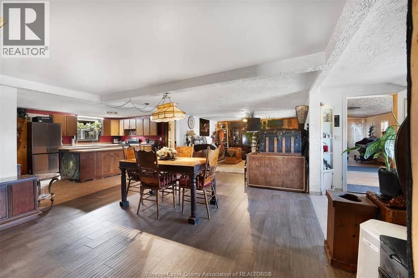 8865 Howard Avenue — photo 12 of 40