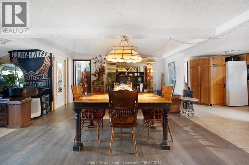 8865 Howard Avenue — photo 13 of 40