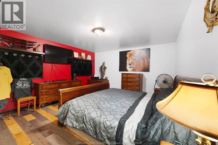 8865 Howard Avenue — photo 18 of 40