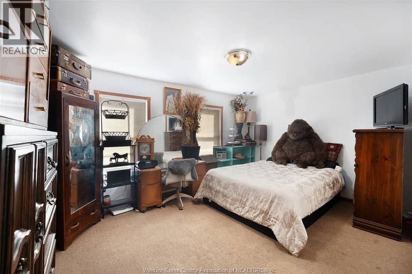 8865 Howard Avenue — photo 21 of 40