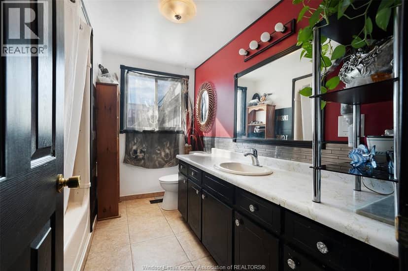 8865 Howard Avenue — photo 22 of 40