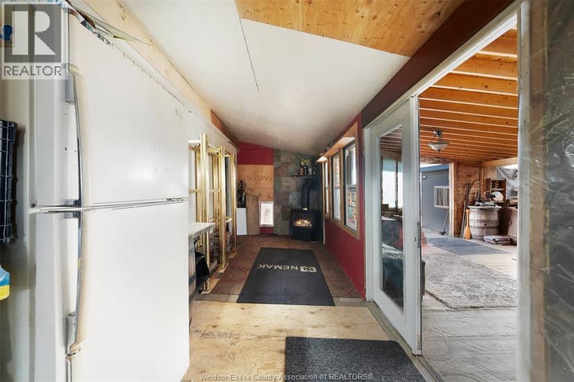 8865 Howard Avenue — photo 25 of 40