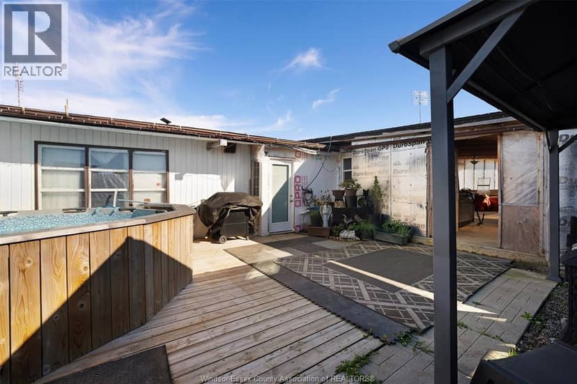 8865 Howard Avenue — photo 33 of 40