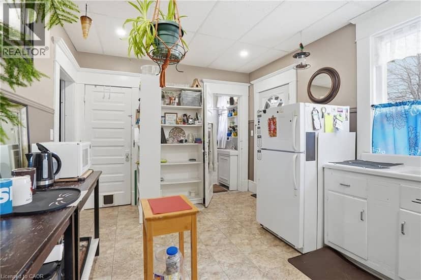 55 CHATHAM Street — photo 4 of 11