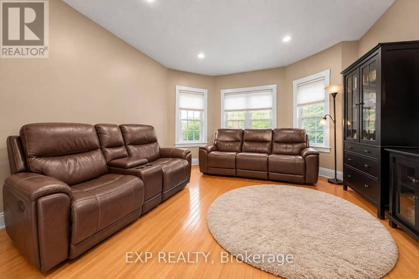 110 Chambers Street, Smiths Falls, photo 5