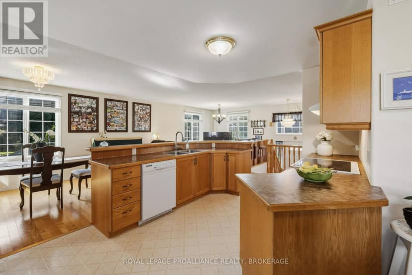 662 Millbrook Crescent — photo 20 of 40