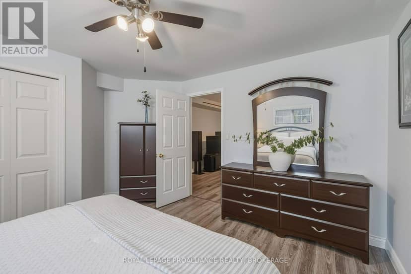 662 Millbrook Crescent — photo 33 of 40