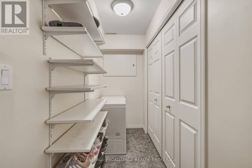 662 Millbrook Crescent — photo 37 of 40