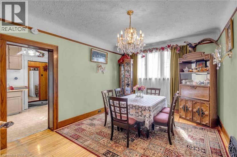 113 SYDENHAM Street — photo 12 of 40