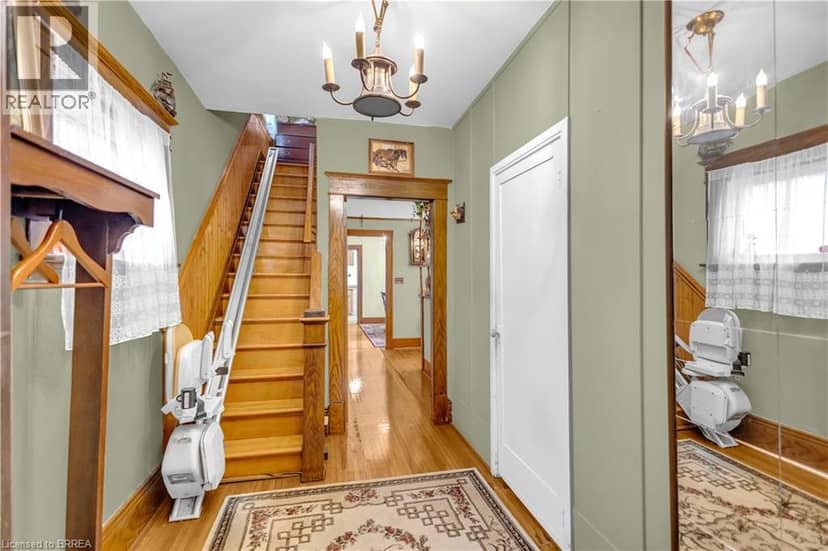 113 SYDENHAM Street, Brantford, photo 7