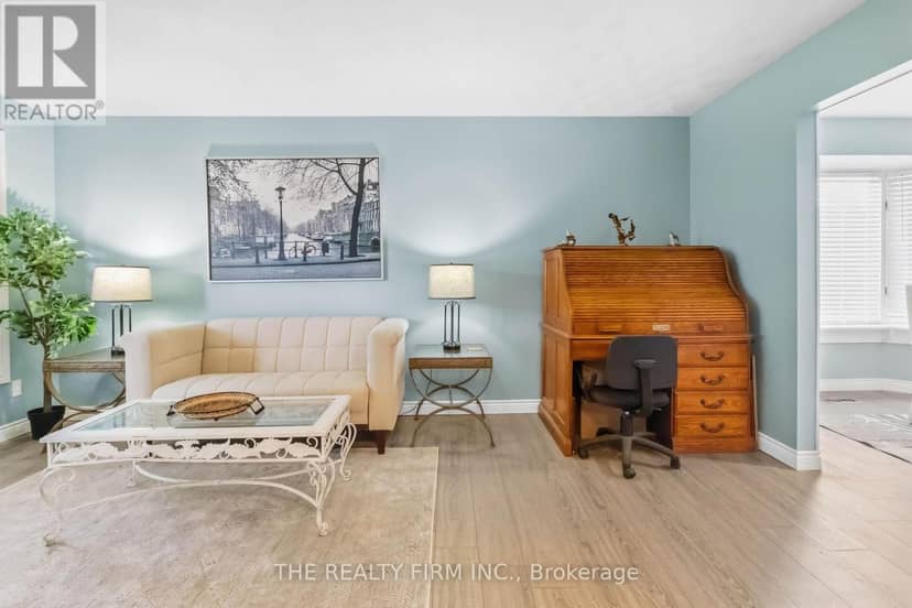 1132 Iroquois Crescent — photo 7 of 28